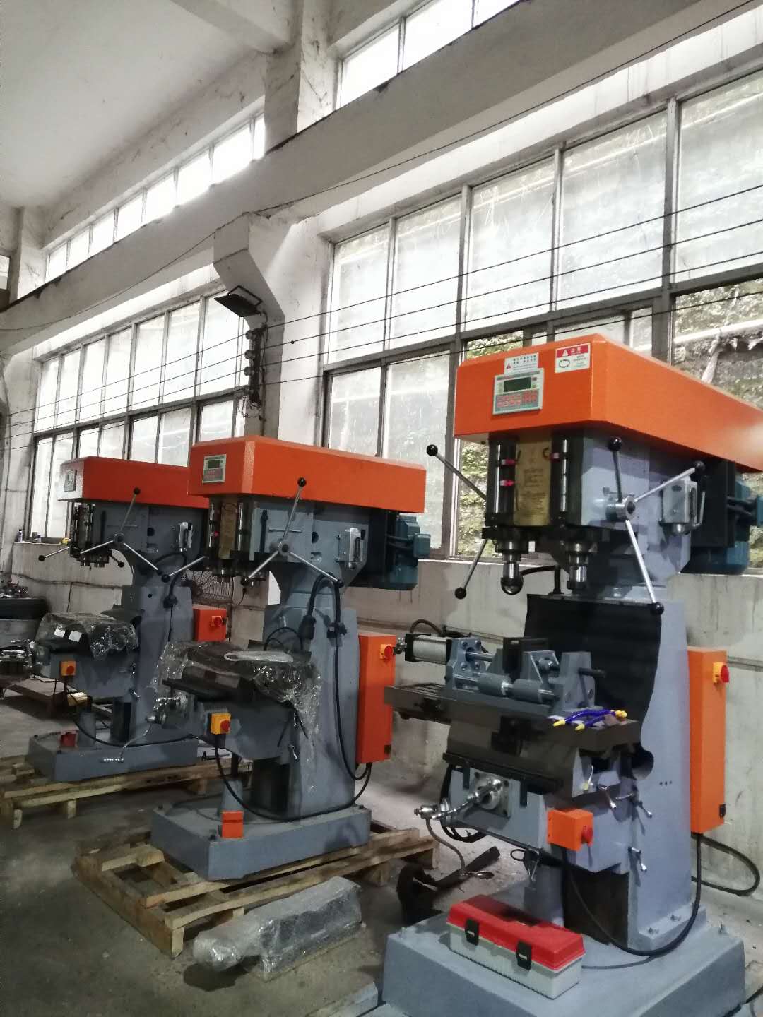 Máquina perforadora de doble husillo